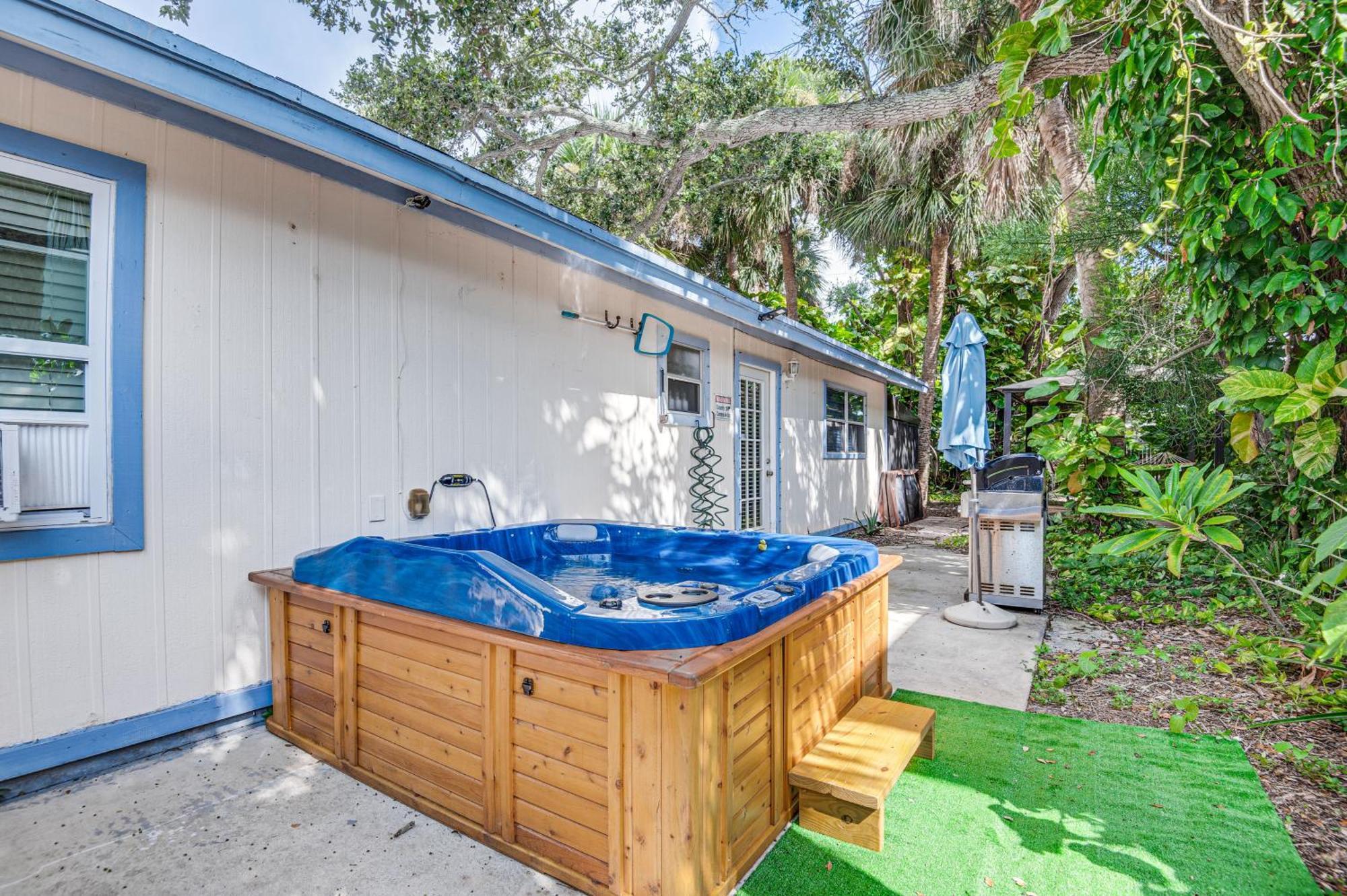 Cape Canaveral Cottage With Hot Tub Walk To Beach エクステリア 写真
